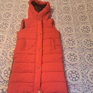 Women's Long Puffer Vest.